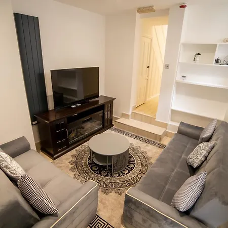 Entire 2 Bedroom Ground Floor Apartment Cardiff City Centre & Stadium Exterior foto